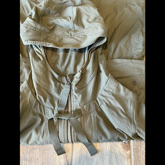Lululemon Yogi Anorak Jacket - Picture 9 of 16